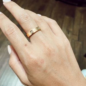 NWT wedding band with 6 CZ stones screw design